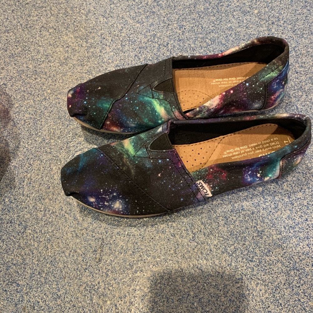 Toms galaxy print classic shoes